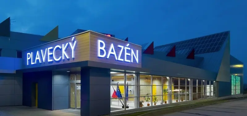 Plavecký bazén a aquapark Jindřichův Hradec