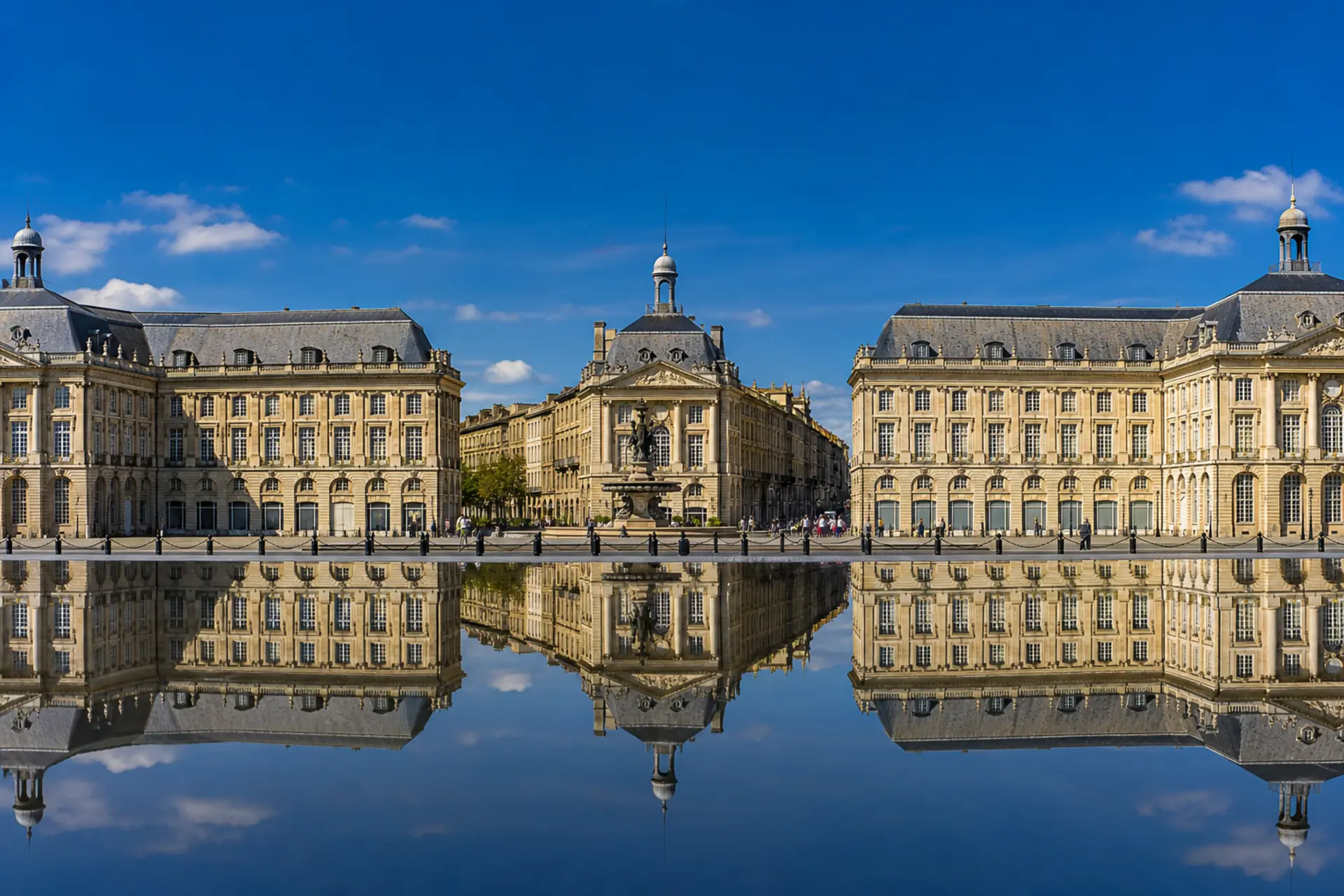 Bordeaux a vinařský region