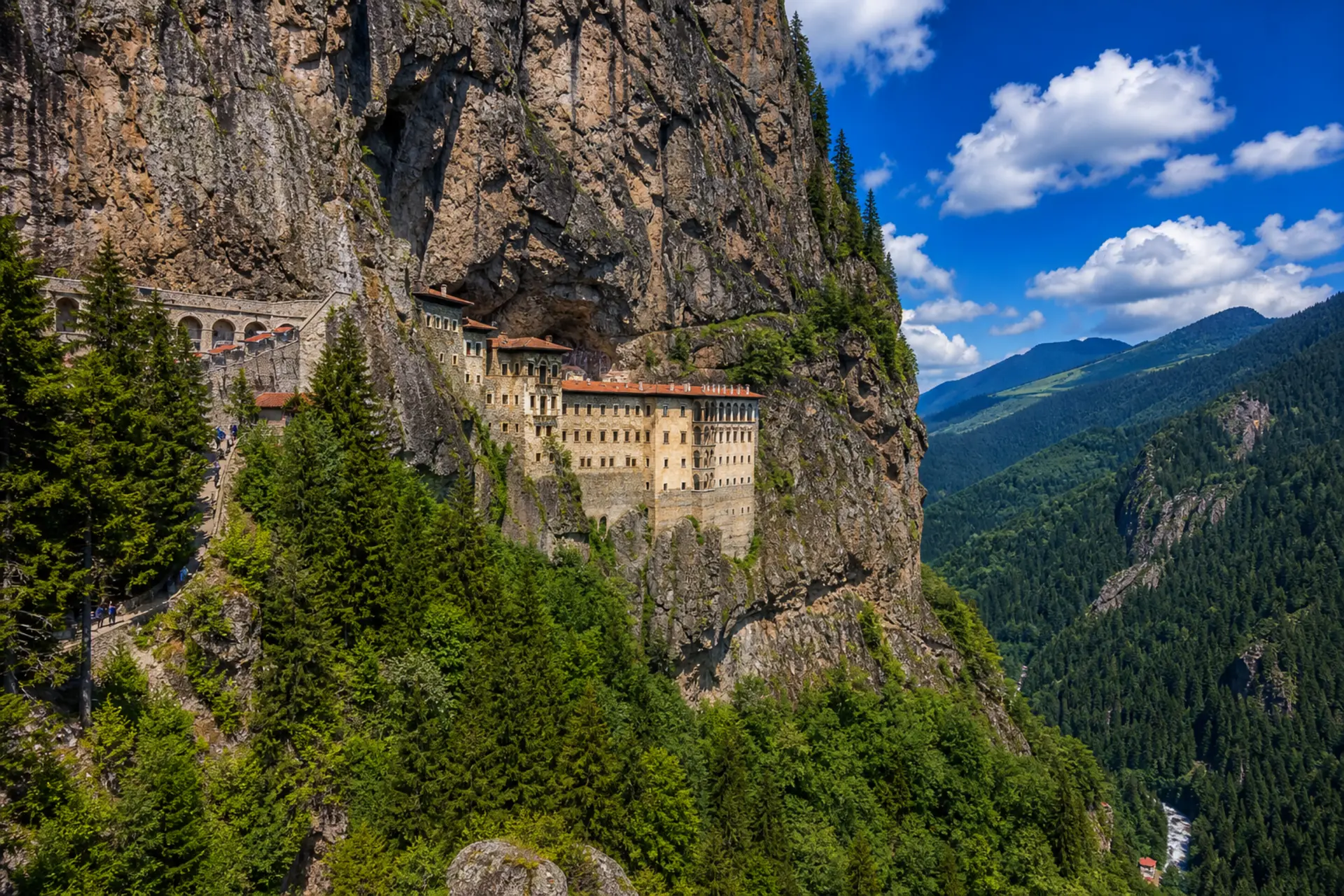 Černomořské pobřeží a Trabzon