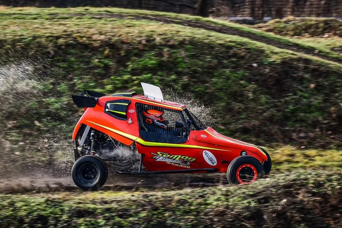Adrenalinová jízda v buggy na závodním okruhu - foto 03