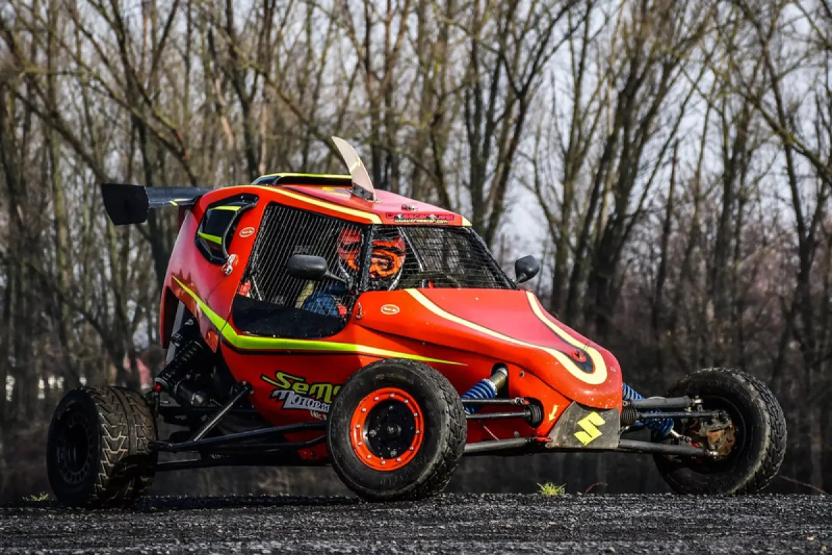 Adrenalinová jízda v buggy na závodním okruhu - foto 05