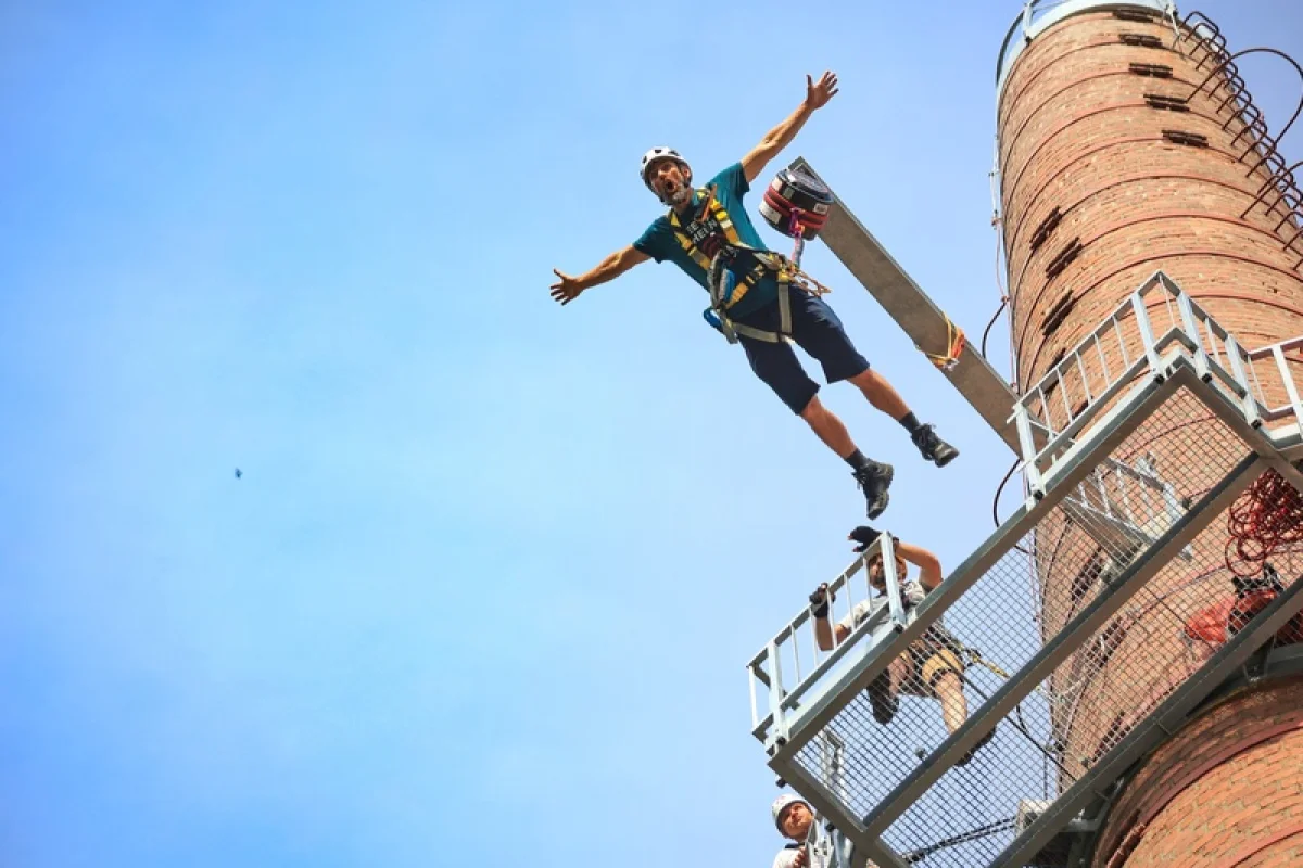Adrenalinový seskok z komína - foto 09