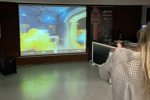 Akční střelba na projekční laserové střelnici Brno - foto 01