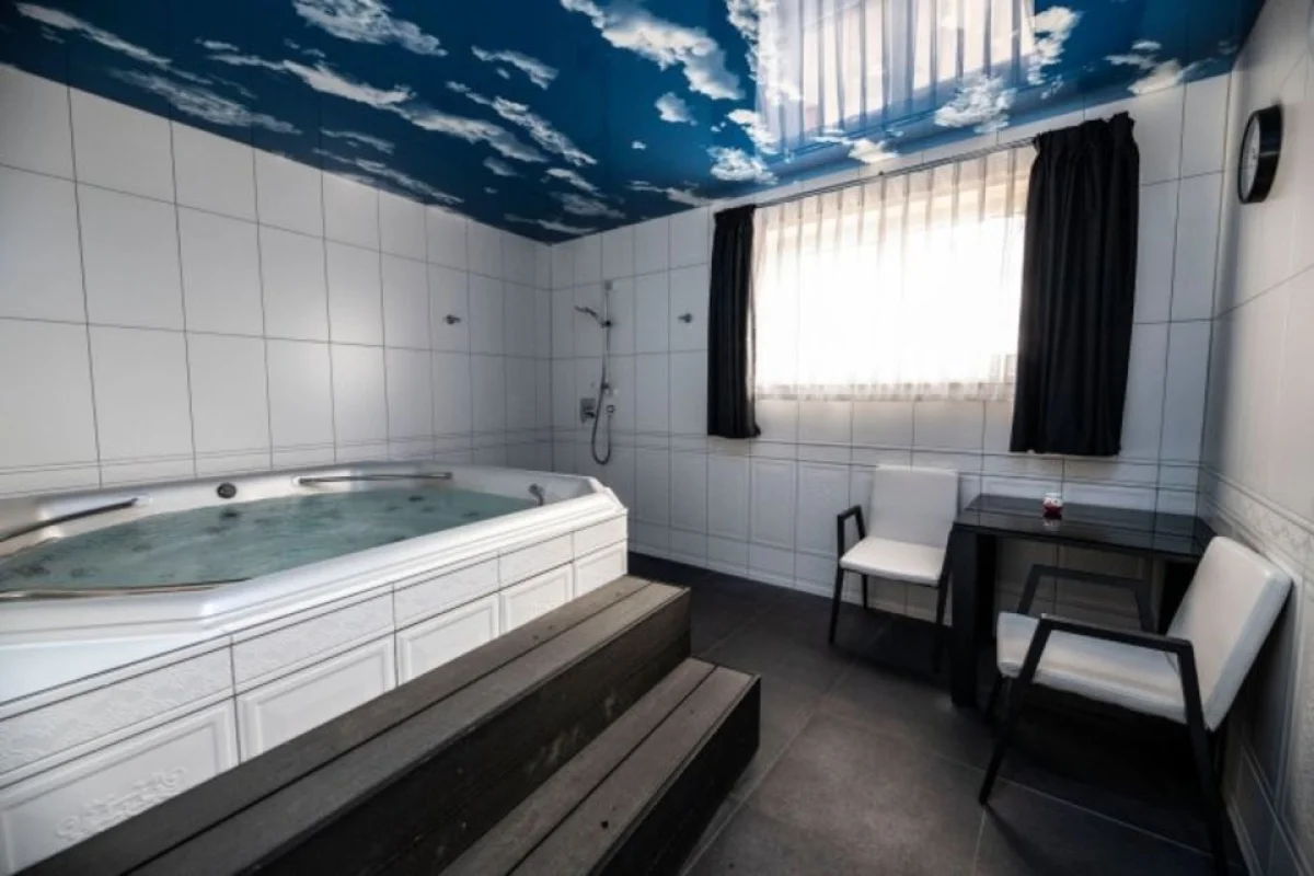 All inclusive pobyt s neomezenou konzumací nápojů a moderním wellness pro dva v hotelu LIONS - foto 05