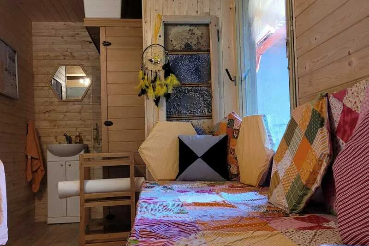 Apiterapie: Včelí terapie v sauně, masáž a relaxace na úlech - foto 06