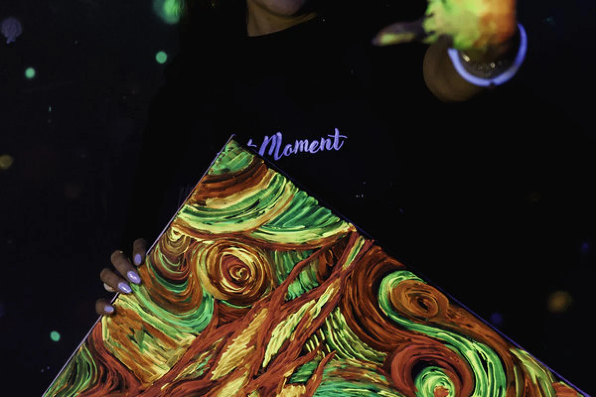 ArtMoment | Kurz malování svítícími barvami - foto 03