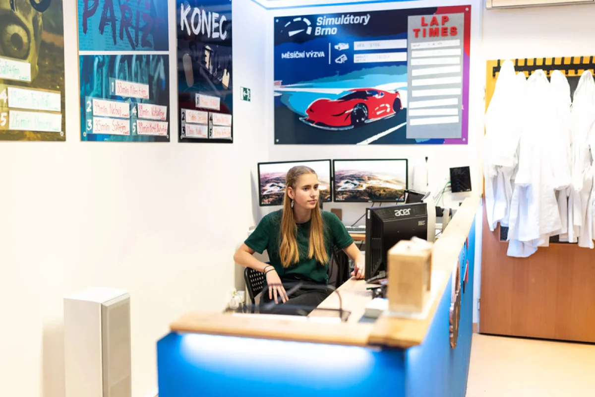 Autoškola nanečisto na simulátoru v Brně - foto 07