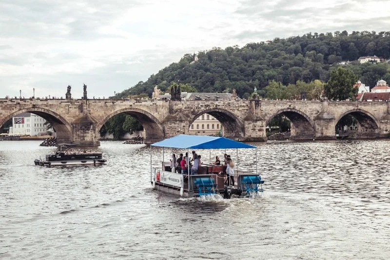 Beerboat: Pivní projížďka šlapadlem na Vltavě - foto 04