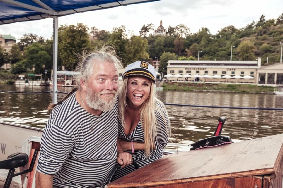 Beerboat: Pivní projížďka šlapadlem na Vltavě - foto 07