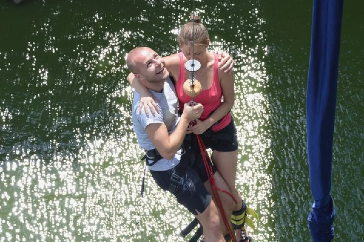 Bungee jumping z mostu ve dvou - foto 05
