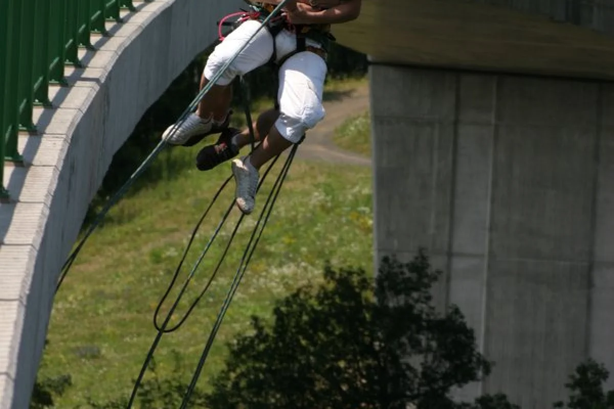 Bungee skok do houpačky - foto 04
