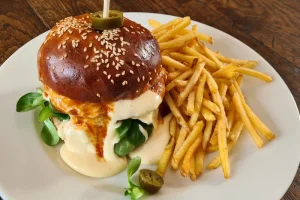 Burger menu s ochutnávkou piv na Lodi Pivovar, Praha - foto 01