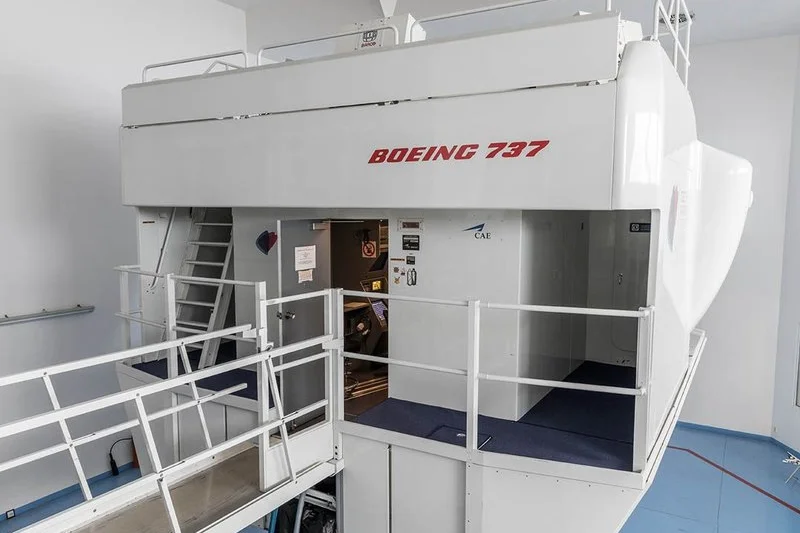 Certifikovaný plně pohyblivý simulátor Boeing 737 - foto 03
