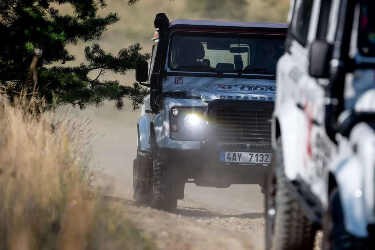 Čtyřhodinový kurz off-roadového řízení Land Roveru - foto 02