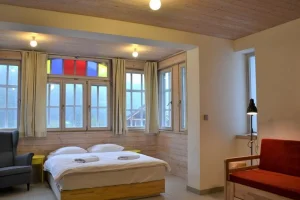 Čtyřpatrový hotel u lanovky na Sněžku - foto 02