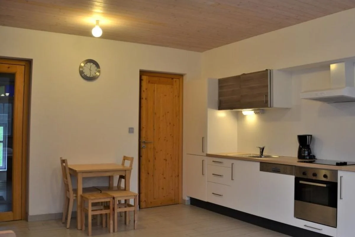 Čtyřpatrový hotel u lanovky na Sněžku - foto 04