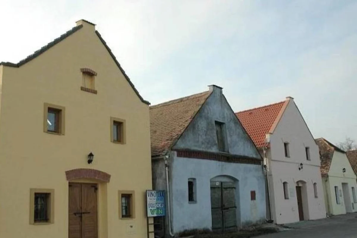 Cyklistická venkovní úniková hra krajinou Znojemska - cestou vinic, příběhů a slunce - foto 04
