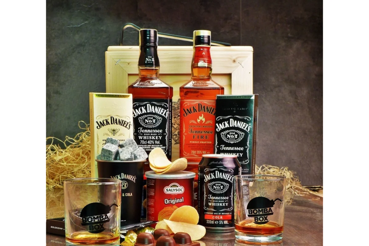 Dárková bedna s páčidlem pro muže Jack Daniel’s & Fire Celá ČR - foto 01