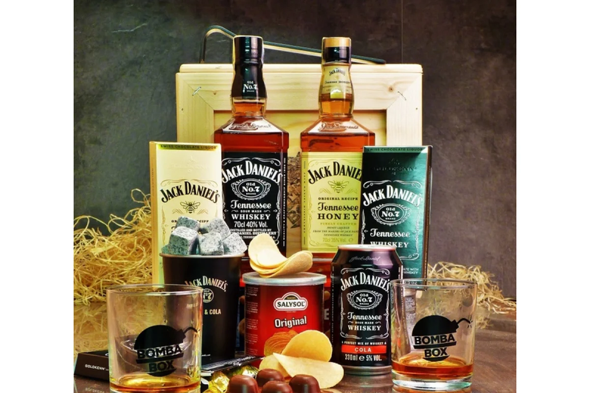 Dárková bedna s páčidlem pro muže Jack Daniel’s & Honey Celá ČR - foto 01