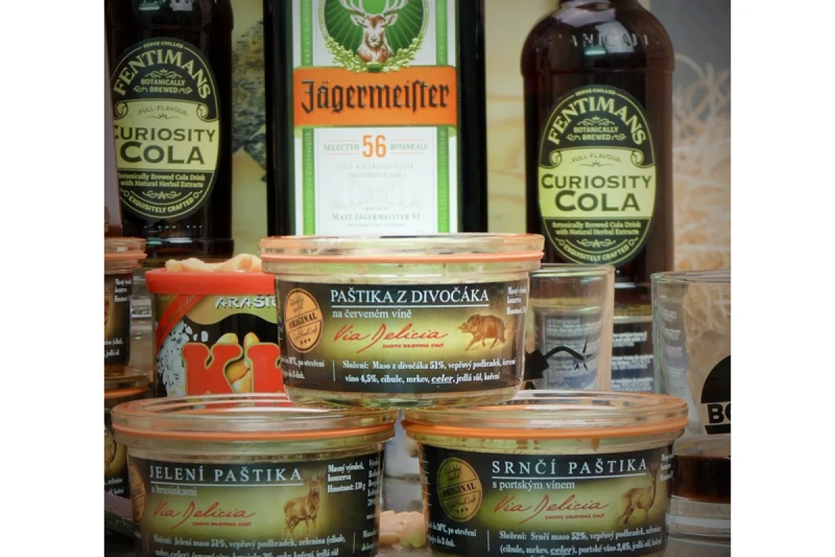 Dárková bedna s páčidlem pro muže Jägermeister Celá ČR - foto 03