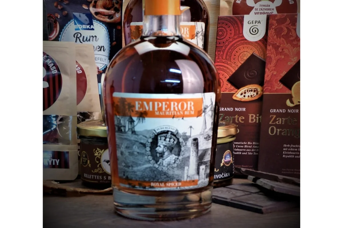 Dárková bedna s páčidlem pro muže s rumem Emperor Royal Spiced Celá ČR - foto 04