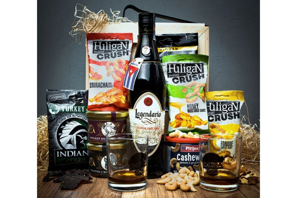 Dárková bedna s páčidlem pro muže s rumem Legendario Elixir De Cuba 7y Celá ČR - foto 01