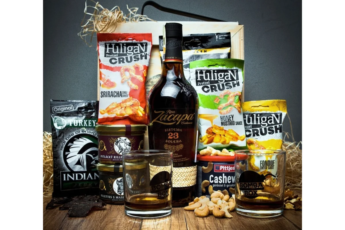Dárková bedna s páčidlem pro muže s rumem Ron Zacapa Centenario 23 Sistema Solera Celá ČR - foto 01