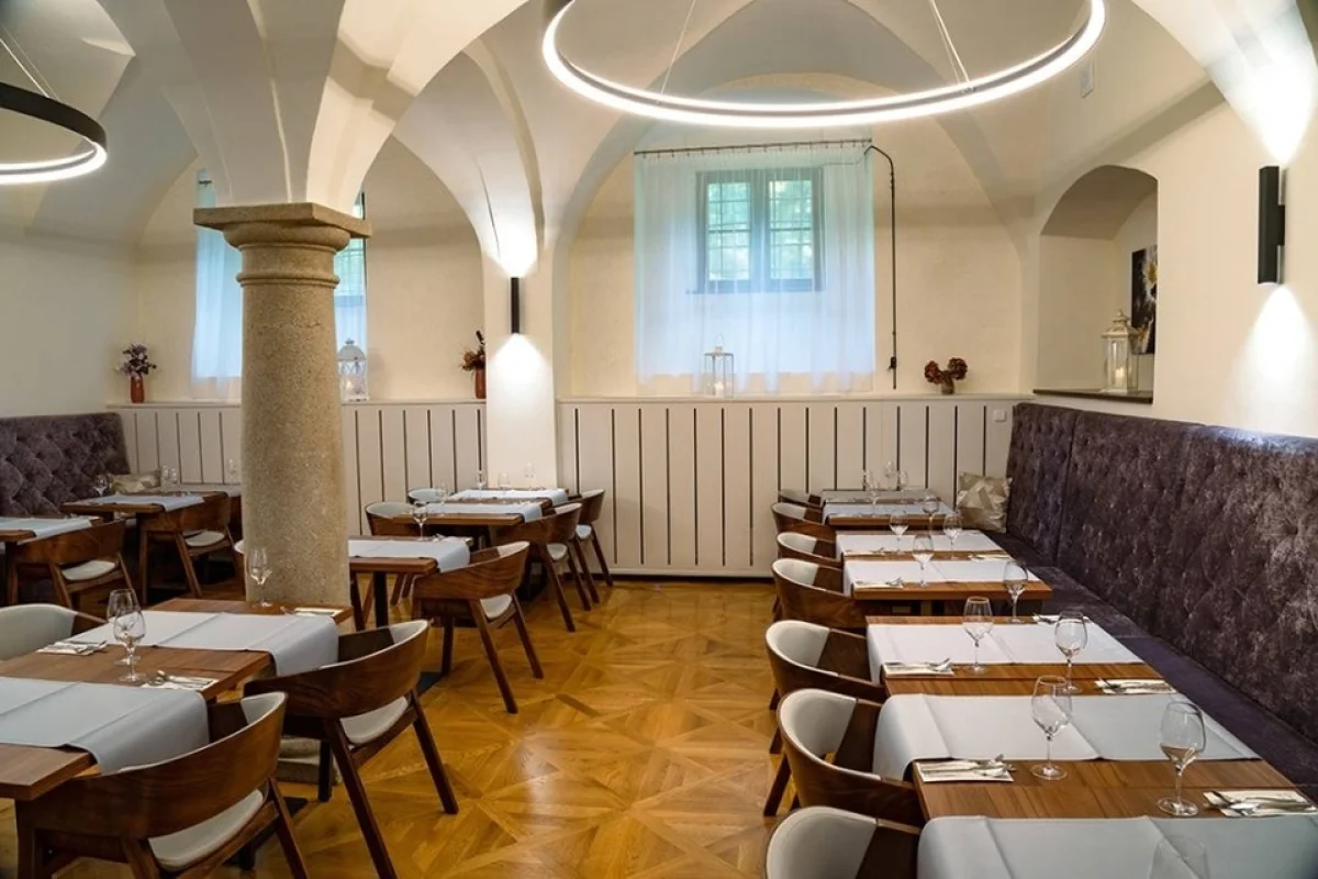 Degustační 6chodové menu na novorenesančním zámku Třešť pro 2 osoby - foto 04
