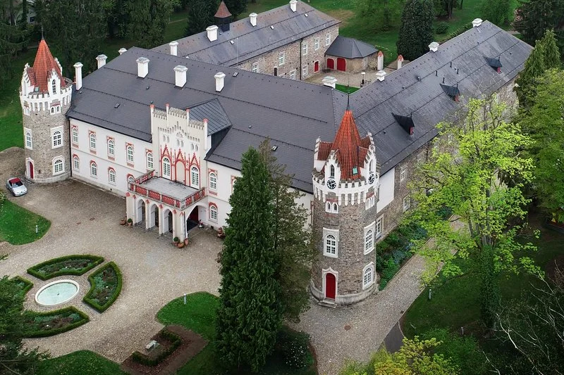 Degustační pobyt s wellness na Chateau Herálec - foto 03