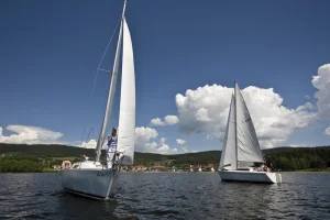 Den na plachetnici s přespáním pro 4 osoby - foto 01