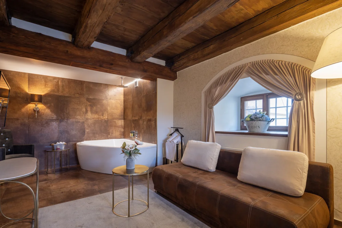 Dokonalý romantický pobyt s polopenzí v Pytloun Chateau Hotel Ctěnice**** pro 2 osoby - foto 04