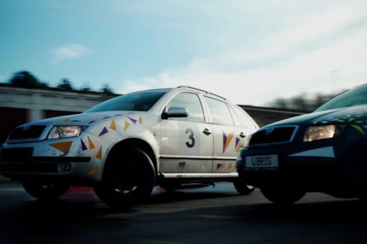 Driftování bokem na závodním polygonu v Ostravě - foto 06