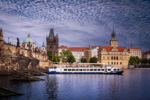Exkluzivní plavba po Vltavě s čtyřchodovým menu - foto 02