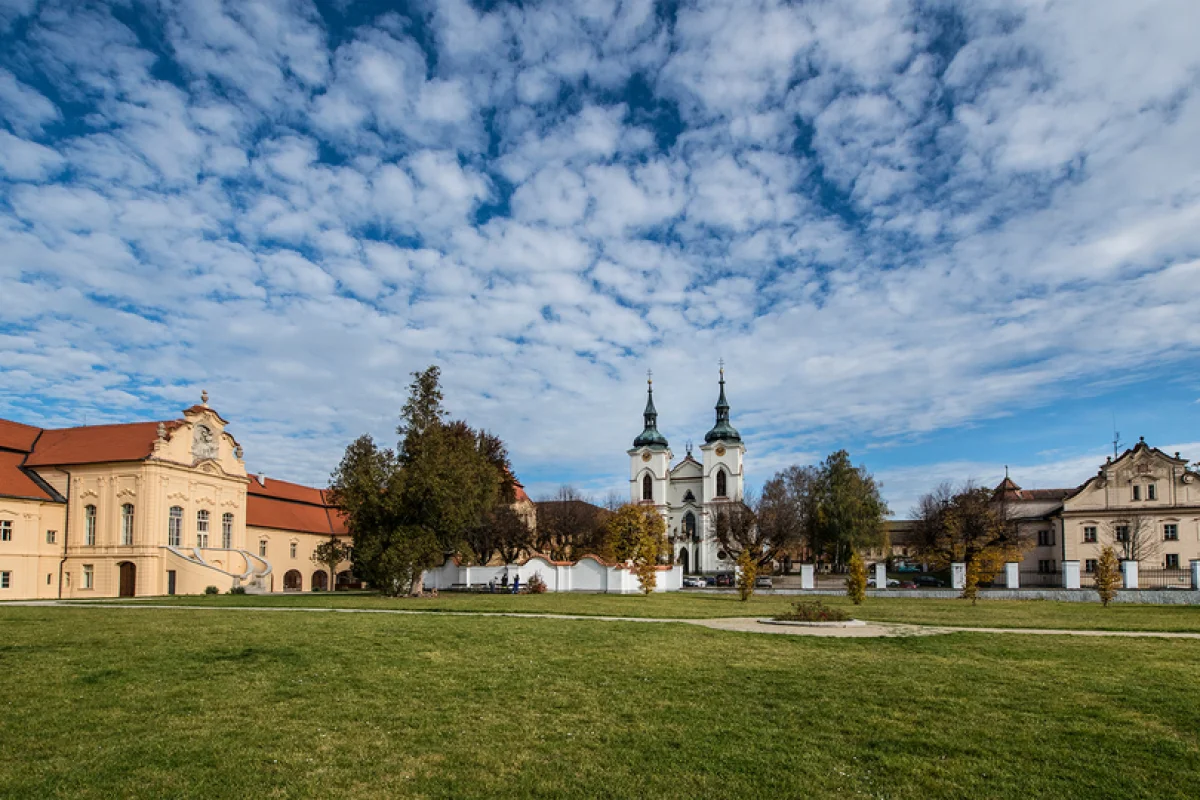 Fantastický pobyt s pivní lázní, degustací piv a polopenzí v historickém Klášteru Želiv pro 2 osoby - foto 03