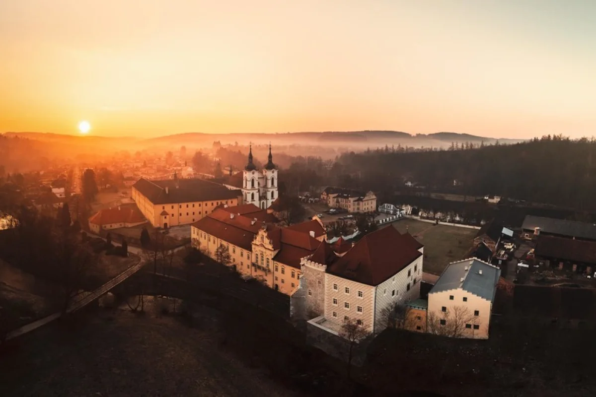 Fantastický pobyt s pivní lázní, degustací piv a polopenzí v historickém Klášteru Želiv pro 2 osoby - foto 04
