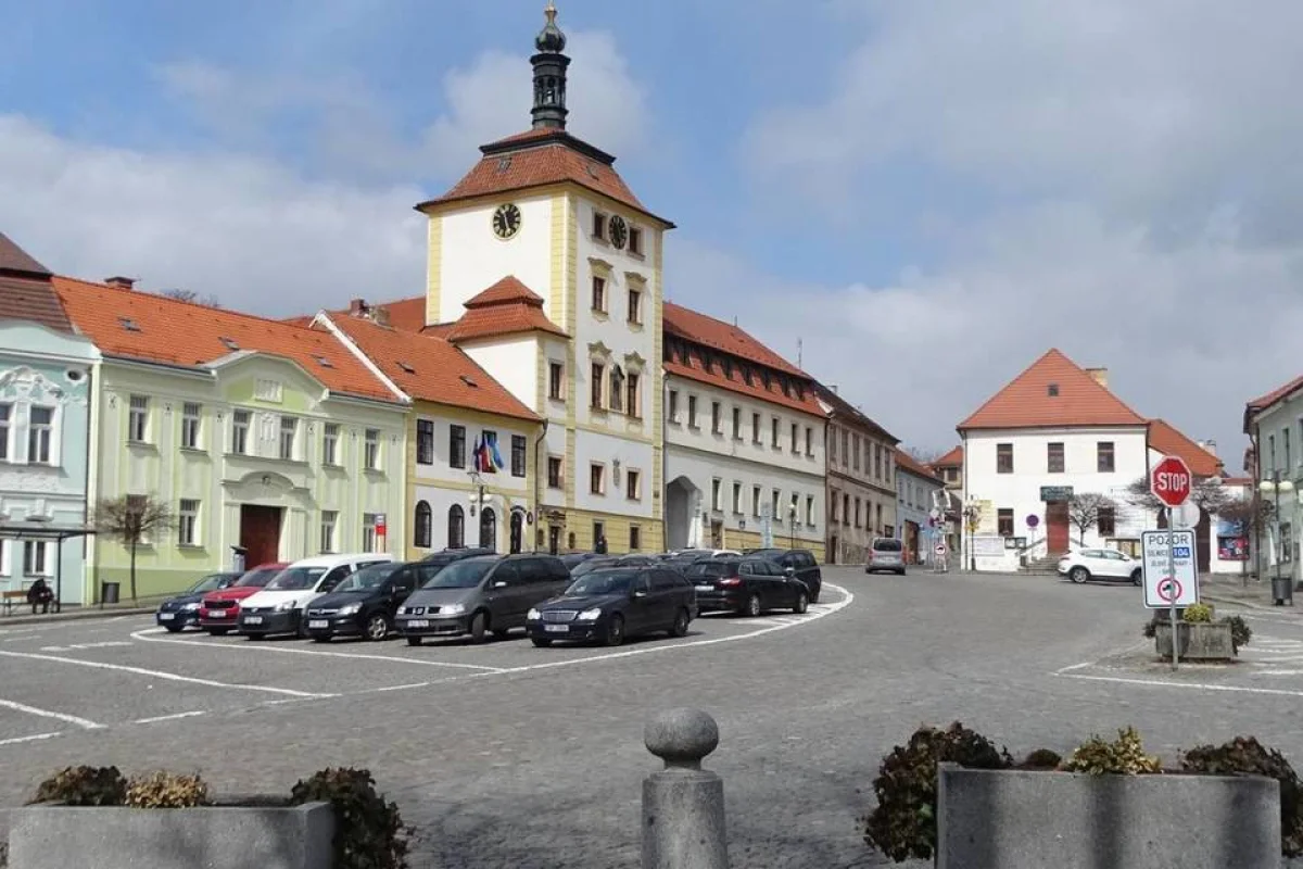 Filmová autoúnikovka po středních Čechách - unikátní úniková hra v autě - foto 03