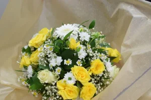 Floristkou na zkoušku - kurz práce s květinami - foto 02