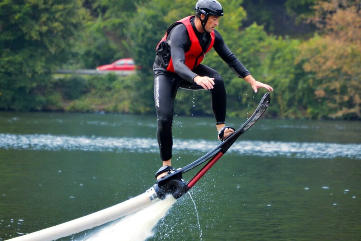 Flyboard, Hoverboard nebo Jetpack: Adrenalinový den na vodě - foto 03