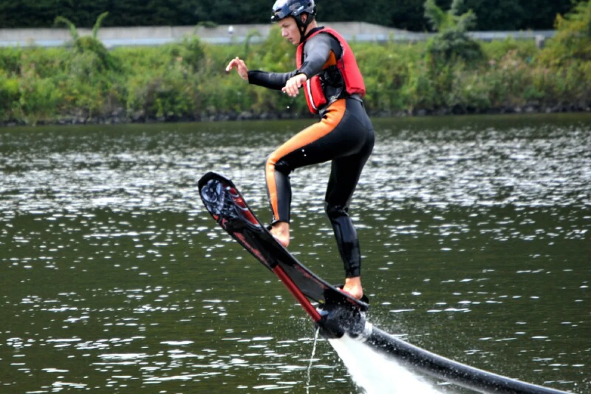 Flyboard, Hoverboard nebo Jetpack: Adrenalinový den na vodě - foto 05