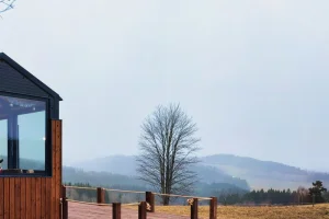 Glamping na dvě noci - tiny house u Lipna s vinotékou - foto 02