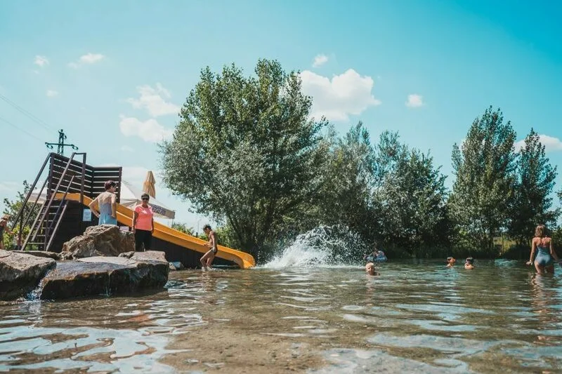 Glampingový pobyt na Slovácku: Posed u trati - foto 03