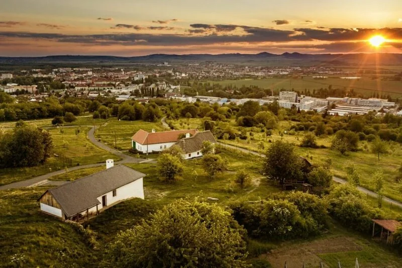 Glampingový pobyt na Slovácku: Posed u trati - foto 04