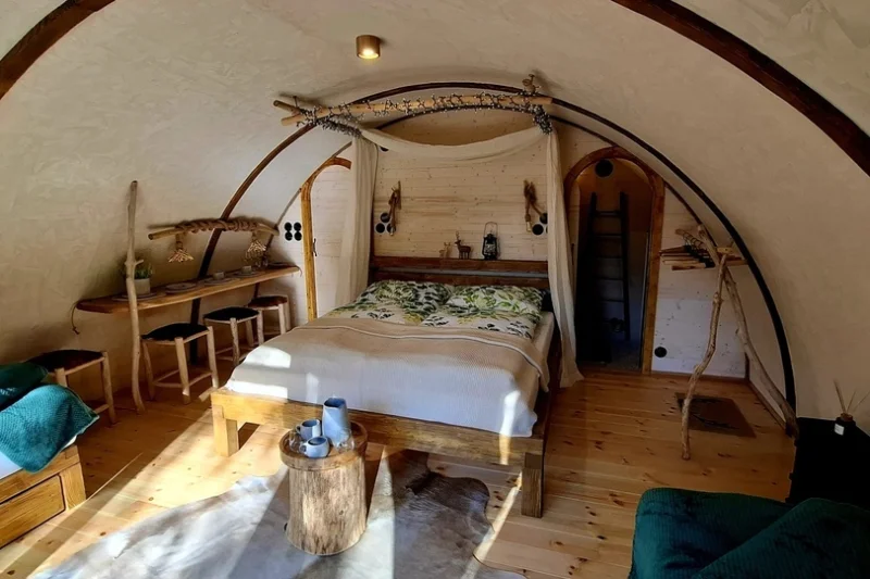 Glampingový pobyt v Hobitím domečku s privátní vířivkou v Resortu Green Valley - zkuste si, jak žijí Hobiti! - foto 03