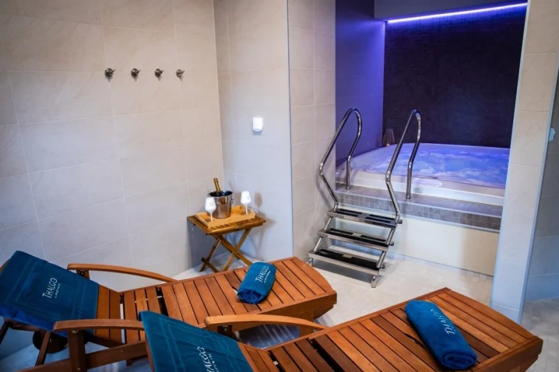 Gurmánská relaxace na zámku Třešť - 6chodové degustační menu a privátní wellness pro 2 osoby - foto 03