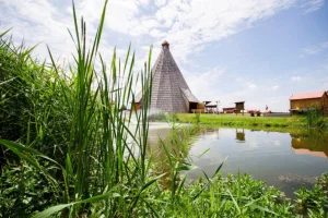 Gurmánská večeře pro 2 osoby v jedinečném resortu Vigvam - foto 01