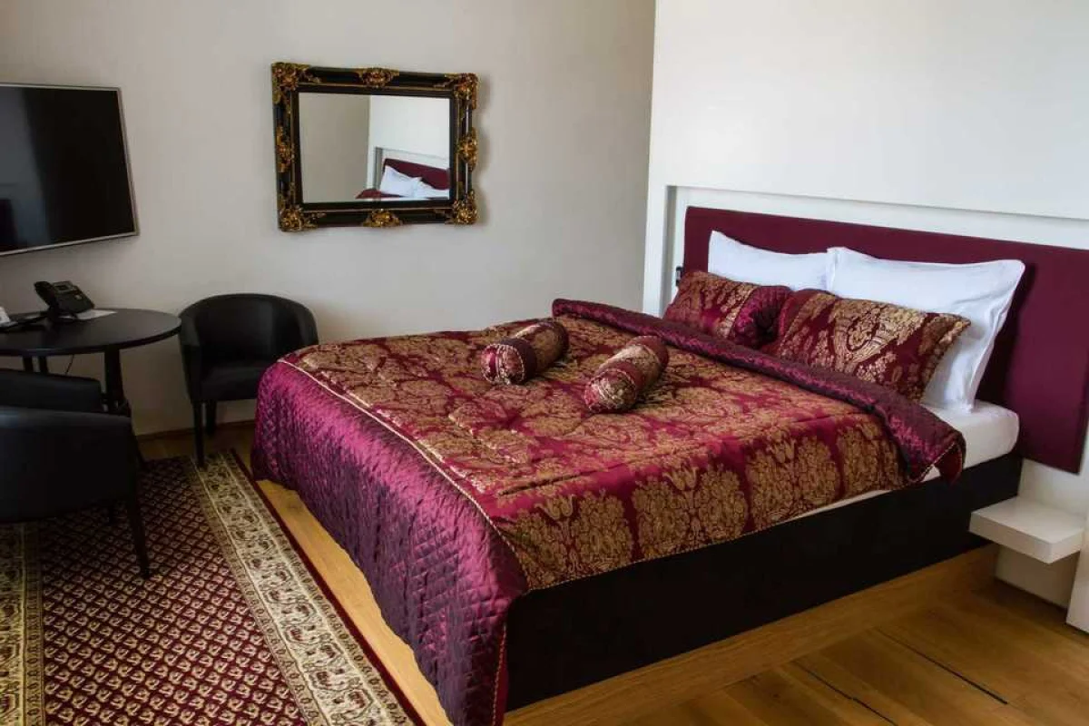 Gurmánský pobyt se snídaní a degustačním menu na zámku Panství Dlouhá Lhota pro 2 osoby na 1 noc - foto 03