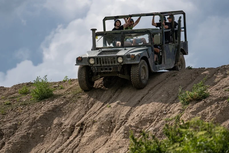 Humvee: Řízení + safari jízda na korbě - foto 04