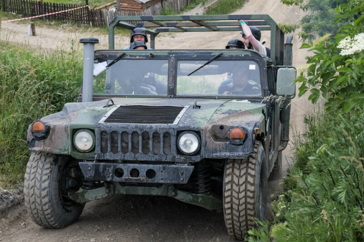 Humvee: Řízení + safari jízda na korbě - foto 06