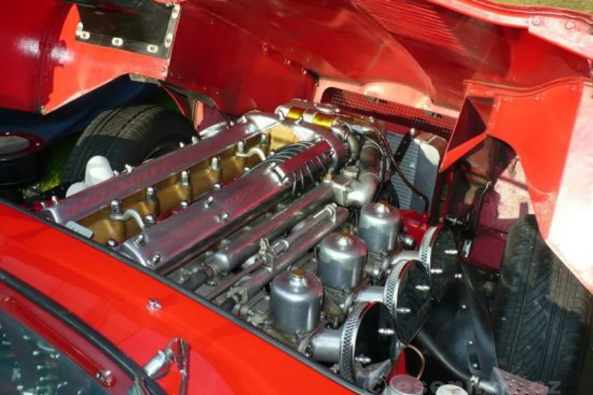 Jaguar E - nejkrásnější auto 20. století - foto 02