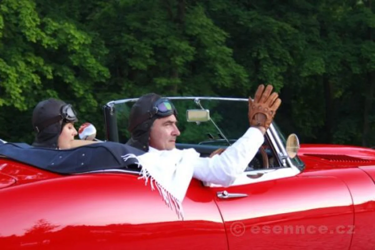 Jaguar E - nejkrásnější auto 20. století - foto 03